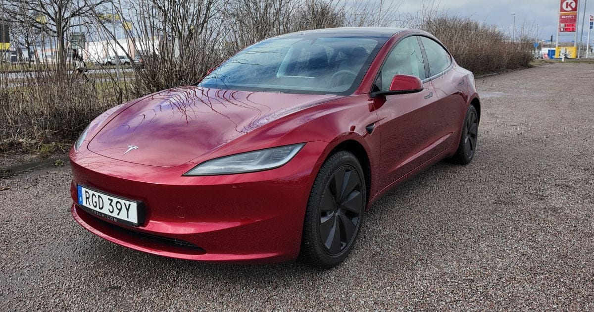 Testad: Nya Tesla Model 3 LR är bättre på nästan allt – video