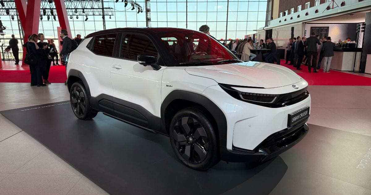 En första titt på Toyota Urban Cruiser – en ny kompaktsuv – video